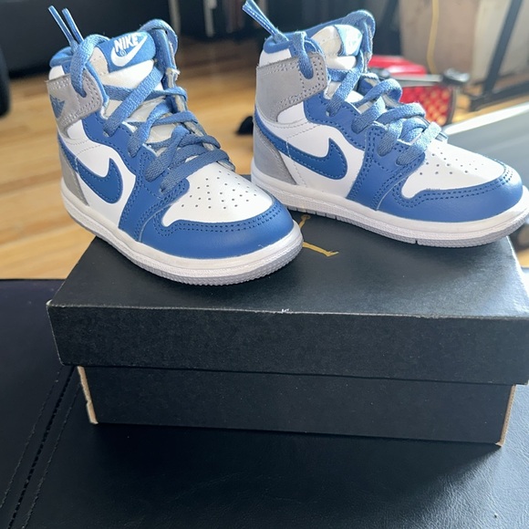 JORDAN RETRO 1 HIGH OG TRUE BLUES WHITE CEMENT GRAY 6C - Picture 5 of 10